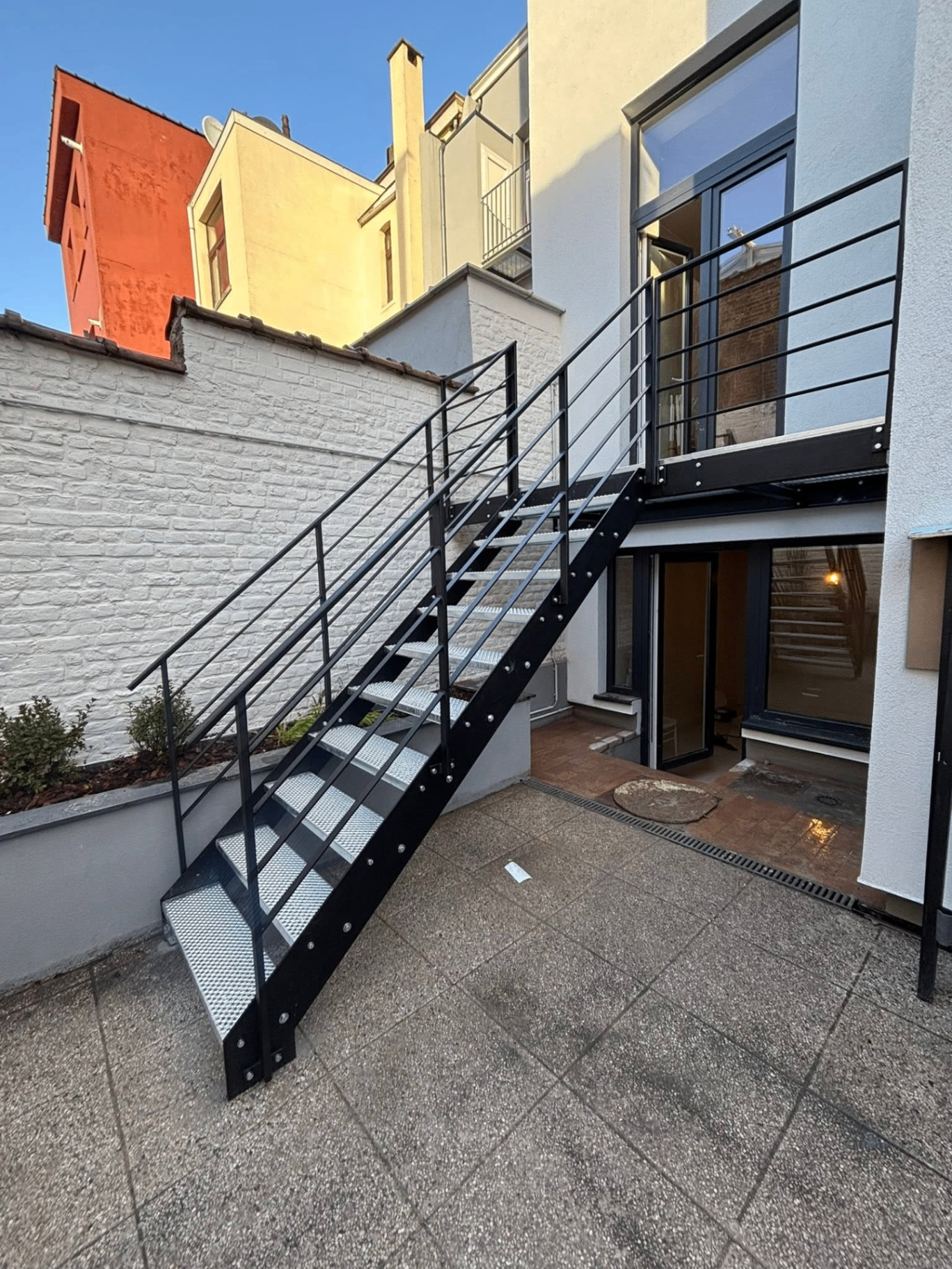 Escalier extérieur acier