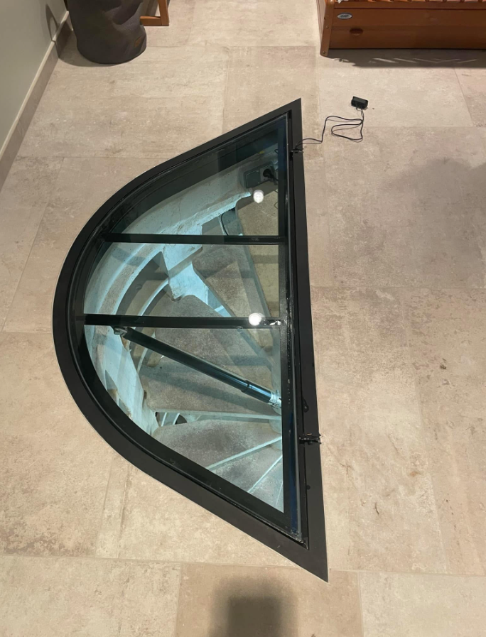 Plancher métallique — Trappe de plancher vitrée sur mesure