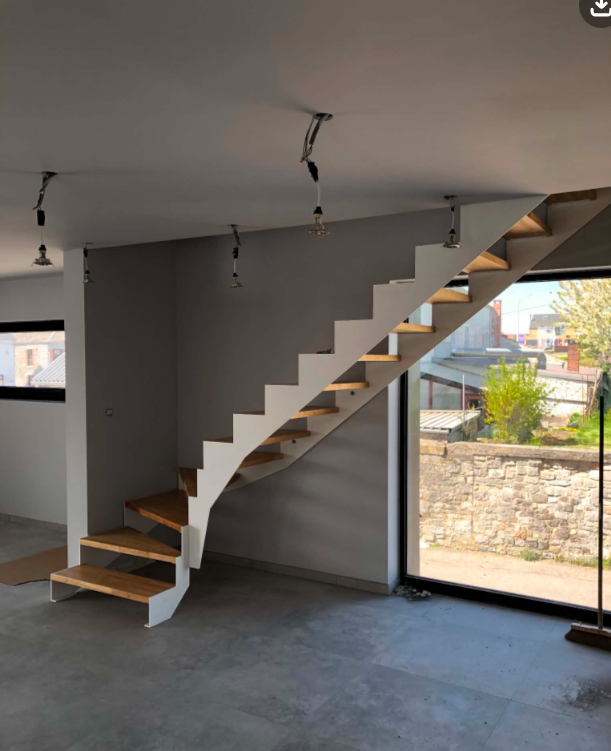 Escaliers métalliques — Escalier limon blanc marches bois